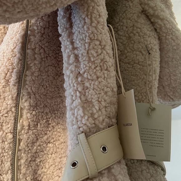 BRAND NEW with tags Bailey Moto Jacket in Tan Sand
Tularosa - Picture 5 of 7